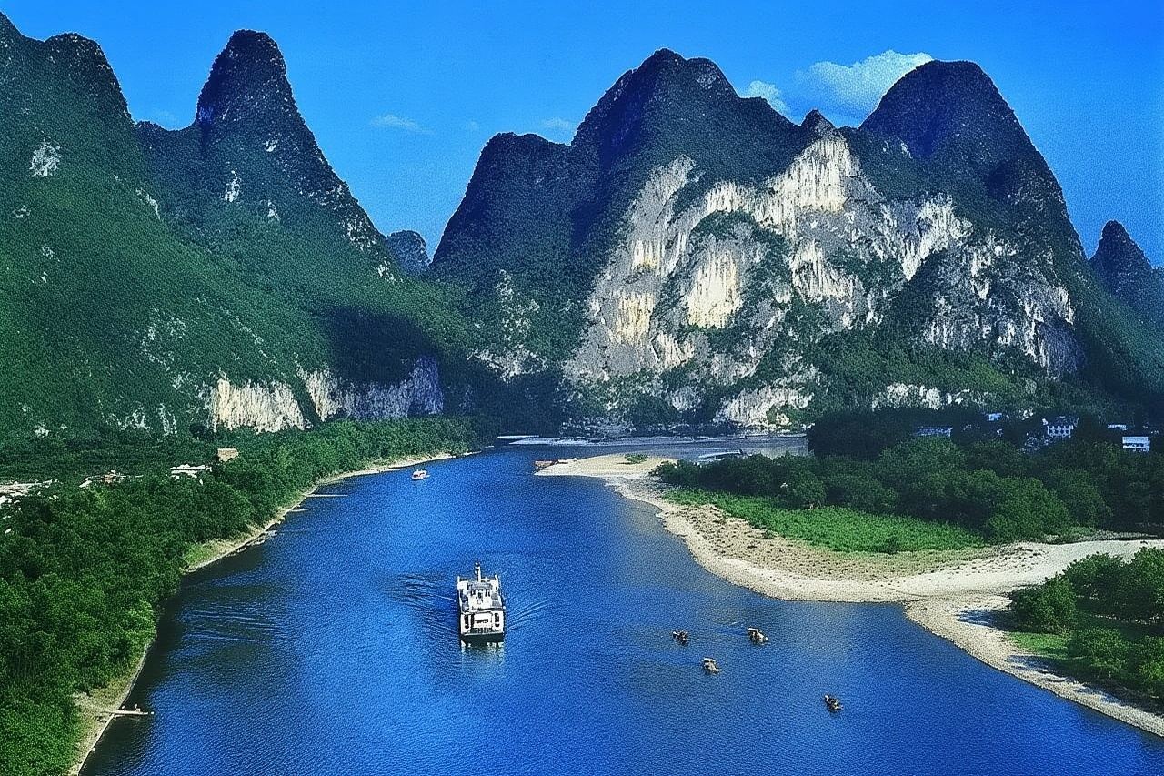 Li River Cruise from Guilin to Yangshuo: West Street, Silver Cave and Moon Hill