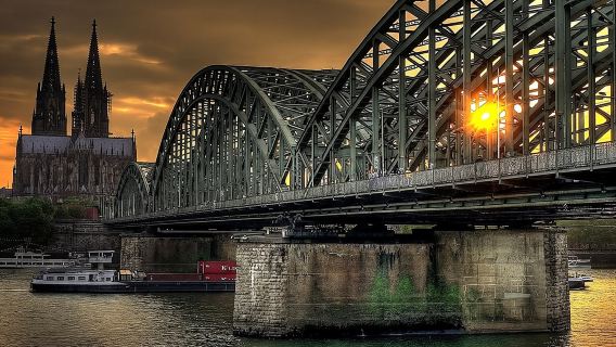Tour privato a piedi di Colonia con una guida locale