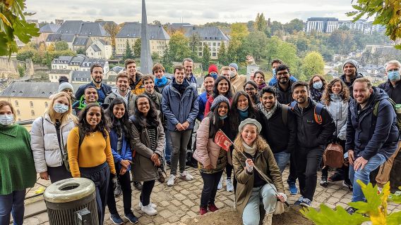 Tur Jalan Kaki Luksemburg Berbasis Tip dalam Bahasa Inggris