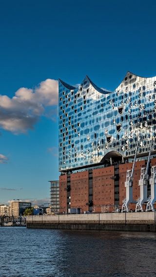 ศาลาว่าการ/เมืองฮัมบูร์ก + ถนน Jungfernstieg + ฮัมบูร์ก Elbphilharmonicie + พิพิธภัณฑ์กาแฟ เหมารถหนึ่งวัน