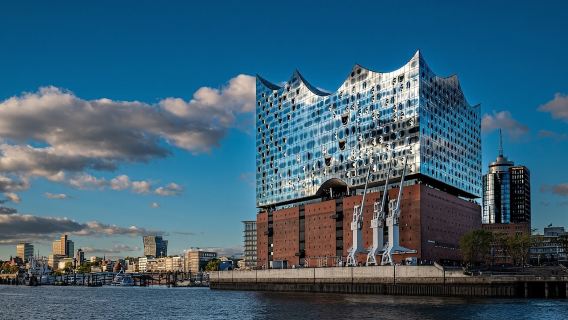 ศาลาว่าการ/เมืองฮัมบูร์ก + ถนน Jungfernstieg + ฮัมบูร์ก Elbphilharmonicie + พิพิธภัณฑ์กาแฟ เหมารถหนึ่งวัน