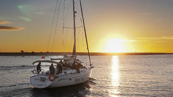 Porto: Sunset or Daytime, Charming Sailboat Cruise on the Douro River