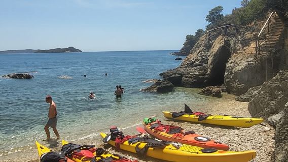 Giens và presque-île trên thuyền kayak trên biển với hướng dẫn viên