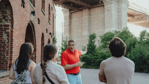 Pemandangan Kota New York dari Jembatan Brooklyn & DUMBO dengan Tiket Feri