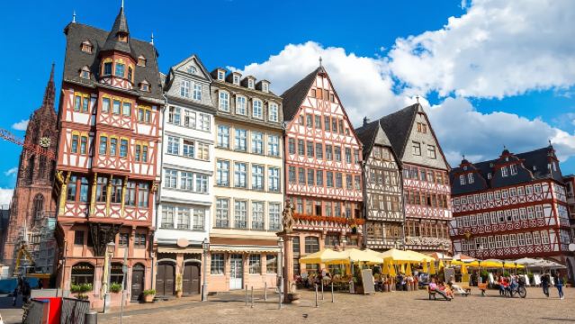 Penterjemah Profesional Bahasa Cina & Jerman di Frankfurt, Jerman|pemandu pelancong tempatan|Temani lawatan perniagaan|Terjemahan Pameran|Perkhidmatan lawatan bebas|Perancangan Perjalanan Tersuai