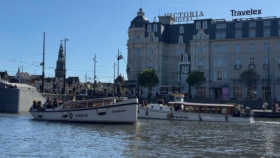 Amsterdam: The Bulldog Bootsfahrt mit Raucherlaubnis & 2 Getränken