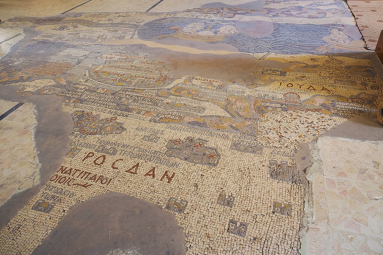 Escursione privata completa ai mosaici della città di Madaba, al Monte Nebo, al Mar Morto e alle visite turistiche di Amman