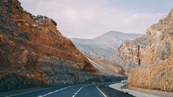Excursión privada de día completo a los seis emiratos con recogida en el hotel.