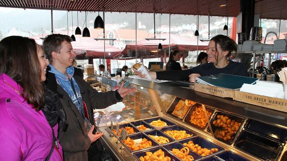 Jalan-jalan Makanan dan Budaya
