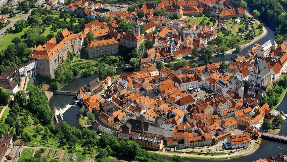 tur harian penuh ke Cesky Krumlov dari Praha dan kembali