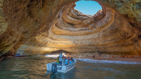 Tur Perahu Panjang Benagil (Dari Carvoeiro ke Praia da Marinha)