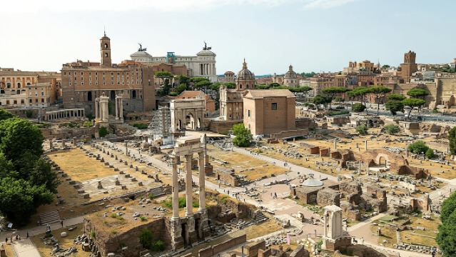 Colosseum and Roman Forum Small-Group Tour with Local Guide