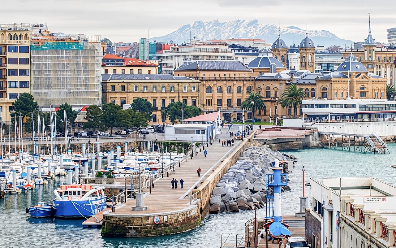 Downtown San Sebastian, the identity mystery exploration game