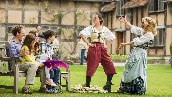 Shakespeare's Stratford-upon-Avon and Cotswolds Tour from London