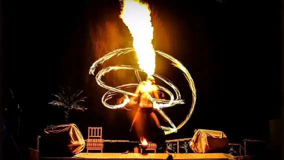 杜拜網紅沙漠沖沙一日遊,品質沖沙+騎駱駝+晚餐+表演+手繪