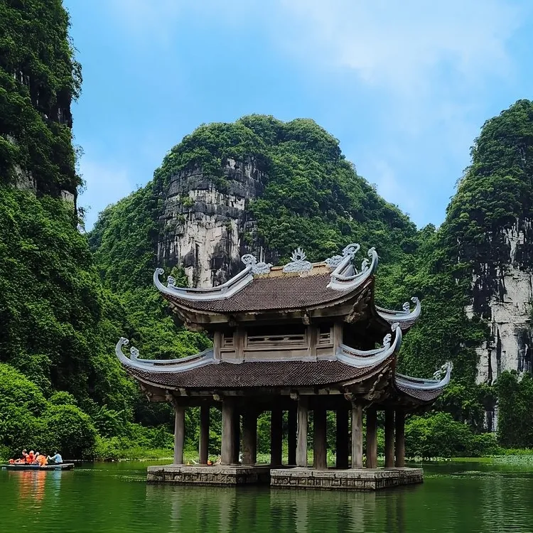 Ninh Binh Day Tour | Vietnam Private Charter with Guide | Hoa Lu