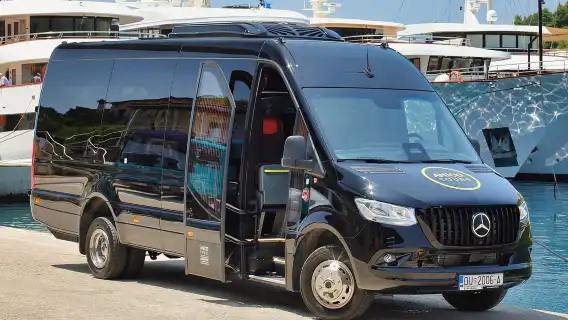 ทัวร์เทรบินเยพร้อมบริการขนส่งสุดหรูและชิมไวน์