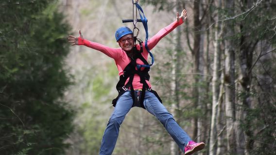 Севьервилл: зиплайнинг на водопаде в Смоки-Маунтинс