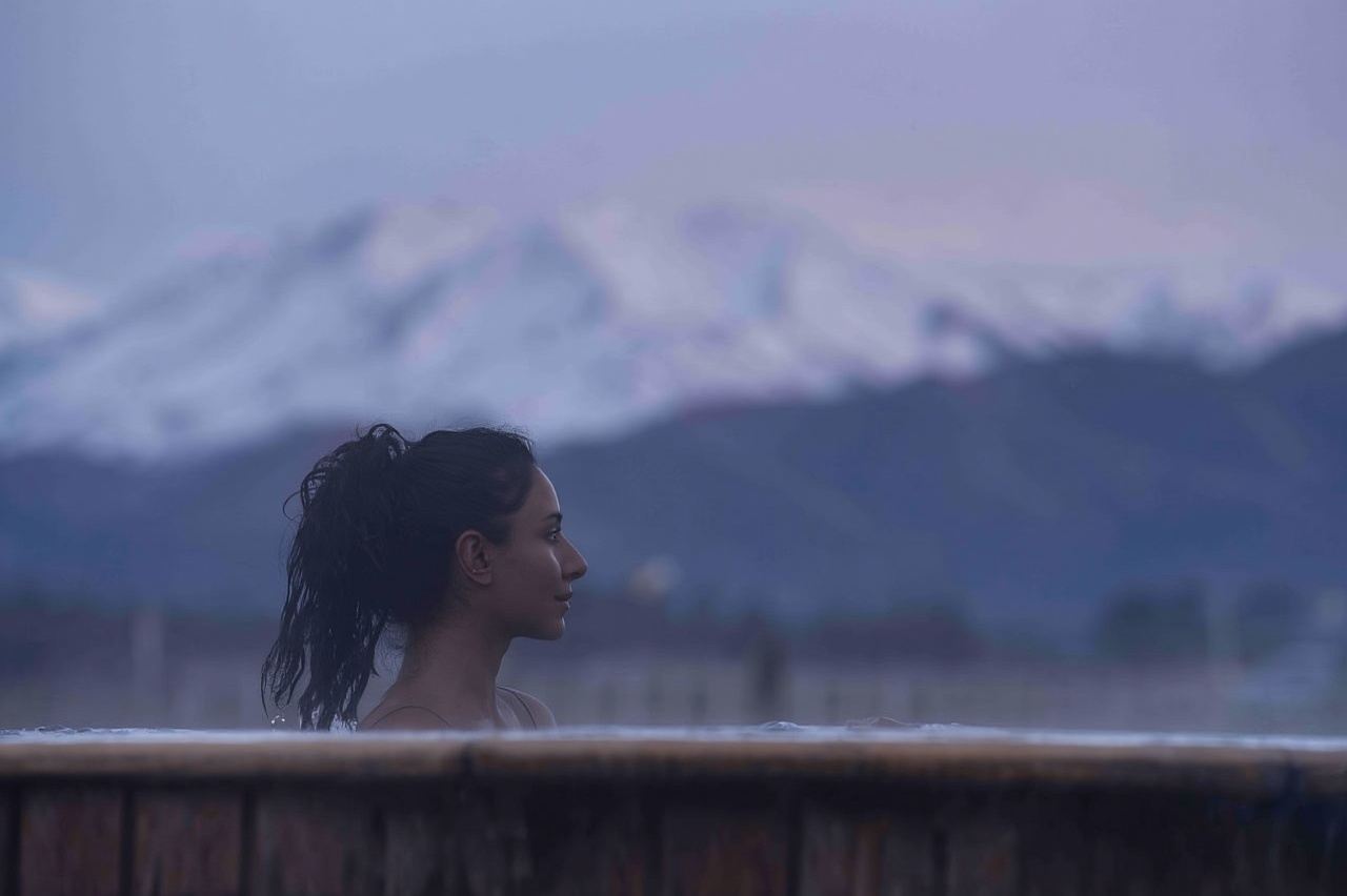 Ōpuke Thermal Pools: Adults-Only Entry with Swim Up Bar