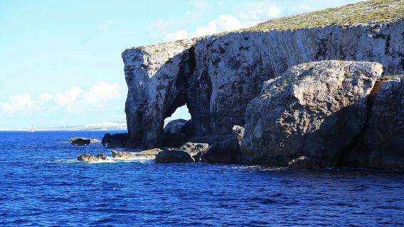Comino & Gozo: Blue & Crystal Lagoons Cruise with Sea Caves
