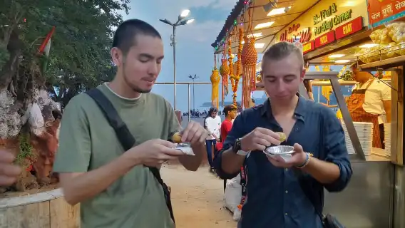 Mumbai Street Food Tour with Evening Bazaar Walk