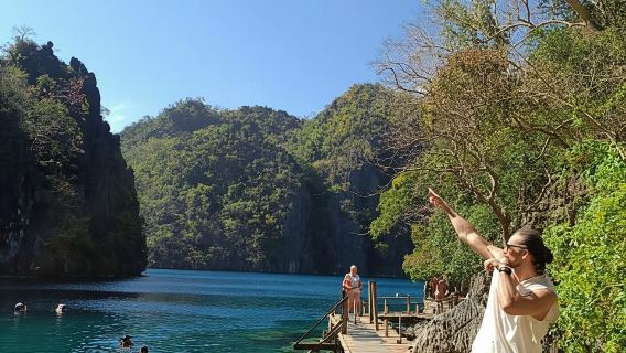 CORON: TOUR POR LA ISLA Lagos y snorkel con corales