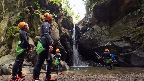 亞速爾群島：Salto do Cabrito 峽谷探險