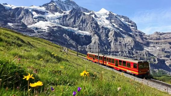 瑞士蘇黎世瑞吉山+卡佩尼爾廊橋+盧塞恩水塔+耶穌會教堂一日遊