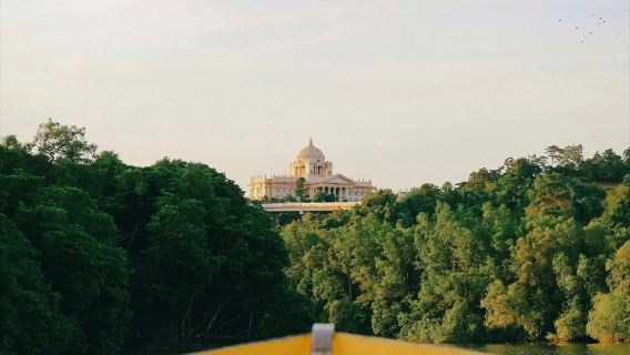 文萊全景俯瞰與靜謐海岸線一日遊包車之旅