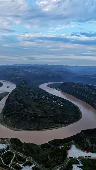 Yan'an Nanniwan + Yellow River Qiankunwan 1-day tour (Chinese and English service)