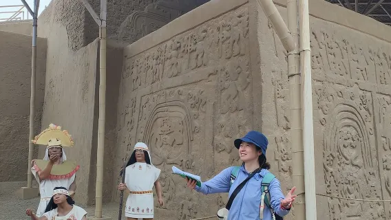 Privatgruppe ganztägig Chan Chan Archäologische Zone & Huacas del Sol y de la Luna im SUV