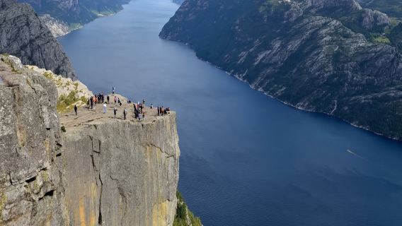 Silent Lysefjord & Pulpit Rock Cruise