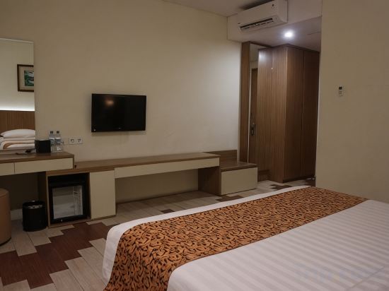 Golden Tulip Belitung Room Type - Deluxe Queen Room