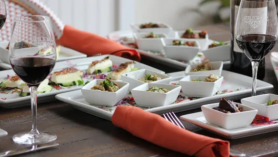 Tour guidato a piedi con abbinamento cibo e vino a Healdsburg