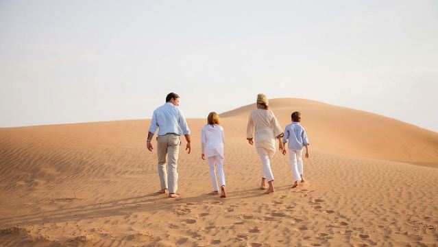 ซาฟารีทะเลทรายดูไบครึ่งวันพร้อมการแสดงสด 7 รายการและอาหารค่ำบาร์บีคิว