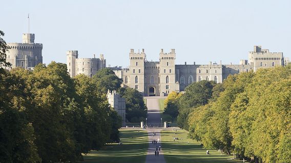 Windsor Castle, Stonehenge, Bath and a 14th-century lunch in Lacock