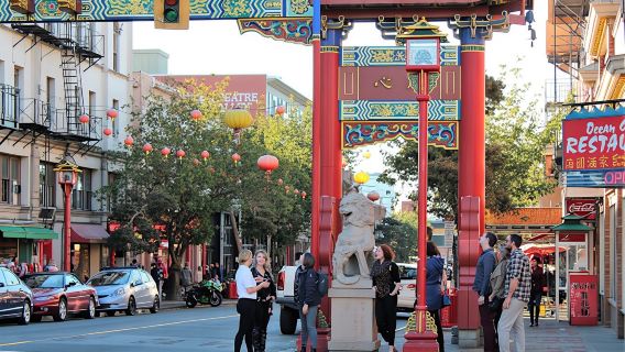 Hip and hidden Chinatown tour with visit to the Old Town