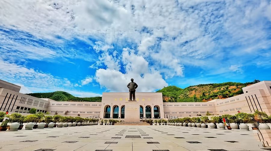 寶塔山+革命紀念館+楊家嶺+棗園+王家坪舊址一日活動