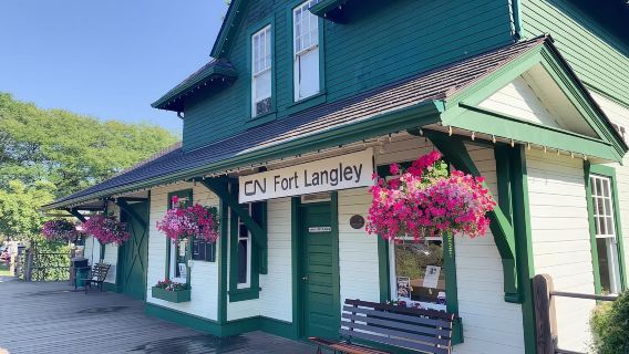 加拿大溫哥華出發+蘭裏堡遺址+白石一日遊