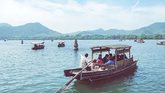 杭州西湖遊船+雷峰塔半日遊【10年以上專業導遊服務 人員導覽 可選上午/下午場 環湖登塔觀西湖全景 含門票】