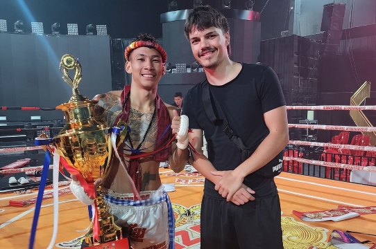 Tonton Kun Khmer Kickboxing bersama Encik Sop termasuk 4Bir Percuma