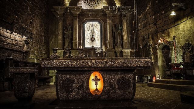 Guided Tour from Krakow to Salt Mine Wieliczka with hotel pick up