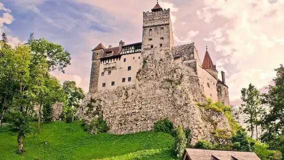 Private Tour to Dracula's Castle, Brașov City & Peleș Castle