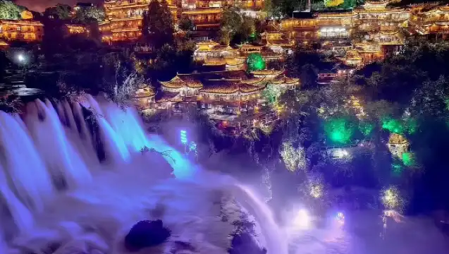 矮寨大橋+懸崖棧道+茶峒邊城+芙蓉鎮一日遊【品質夜遊芙蓉鎮】