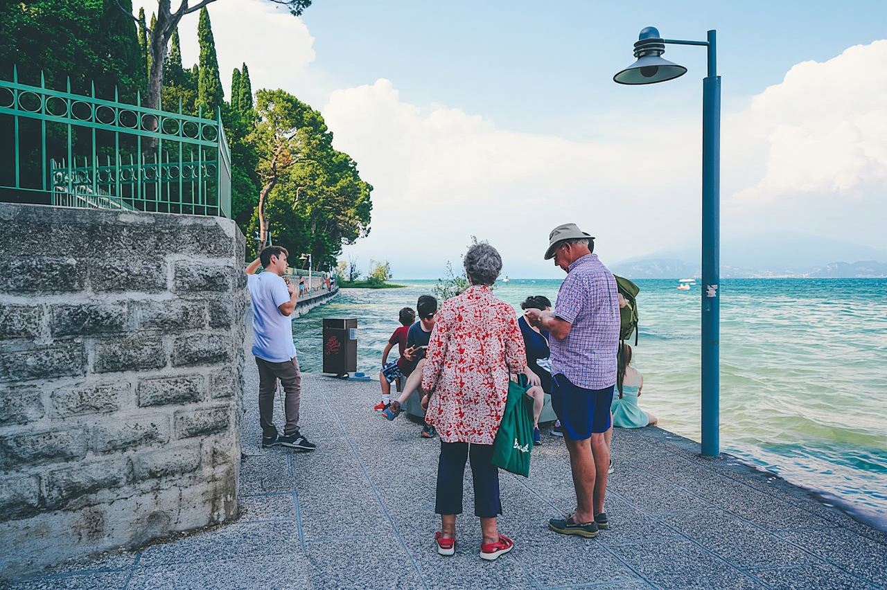 Sirmione: Village Highlights Walking & Lake Garda Boat Tour