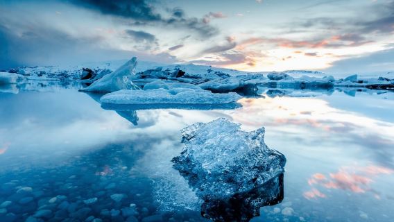 ทัวร์วันเดียว/ทัวร์หลายวัน ชมทะเลสาบธารน้ำแข็งไอซ์แลนด์ + หาดไดมอนด์ + น้ำตกเซลยาลันด์ฟอสส์ | ชมทิวทัศน์อันสวยงามบนชายฝั่งทางใต้