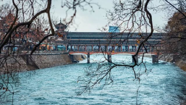中國成都 青城山+都江堰景區+灌縣古城+藍眼淚 一日遊