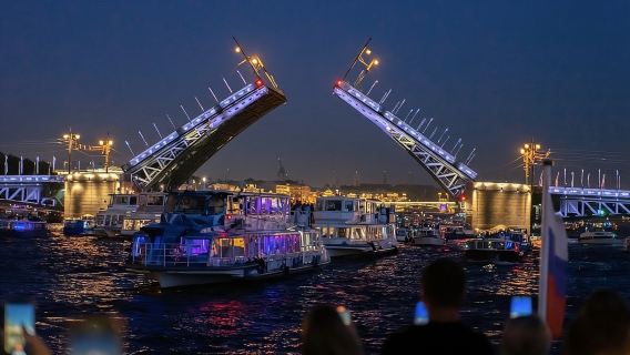 Saint Petersburg Neva River nightlife cruise | Bridge opening ceremony | Multiple route options | Convenient and fast