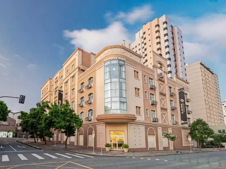 洛克菲勒斯拉維耶羅酒店