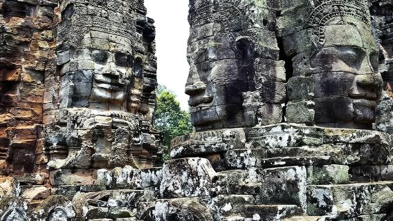 Erkunden Sie den Angkor Wat Tempel, den Bayon Tempel und den Dschungeltempel Ta Prohm.